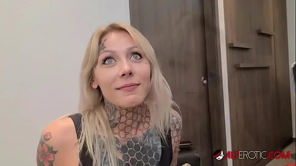 Tattooed babe Nayomi Sharp sucks Sascha's big cock