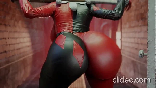 Harley Quinn shaking her bubble booty