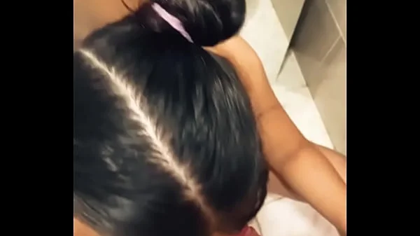سكس عربى نااار البياع هاج عليا و زبه واقف دخل ورايا البروفة فى محل الملابس فى اسكندرية و فضل يقفش و يبعبص فيا و حشر زبه فى كسى فشخنى كيفنى العرص