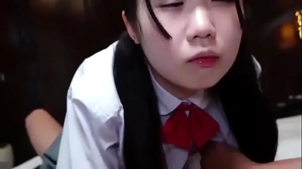 細い18歳美女。黒髪日本人。フェラとパイパン中出しセックス。無修正。2作目