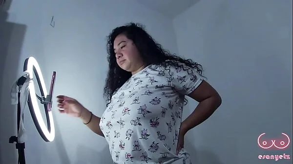 Chica busty baila sexy enfrente de su cuñado