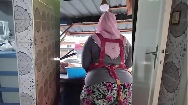 Thick Muslim Indonesian Milf