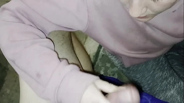 Mamada Casera en el Baño de pendeja argentina se lleva una enorme carga en la boca
