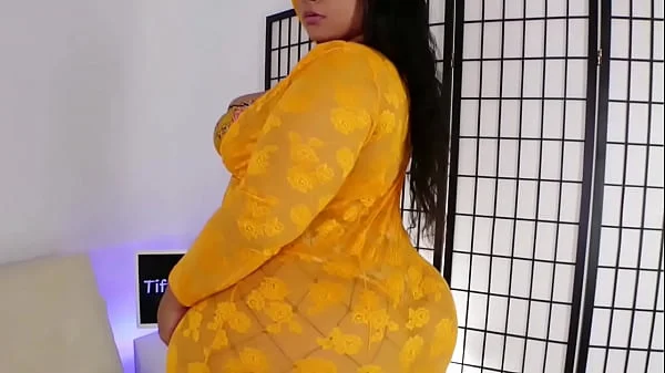 2 New Big Ass Latinas MamiG and NolaC Plus MuvaPhoenix and 14 More of the Curviest Asses in the World