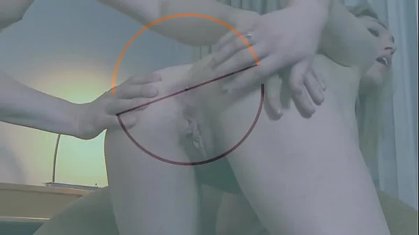 Jade, brunette perverse, excite son mec pour se faire baiser