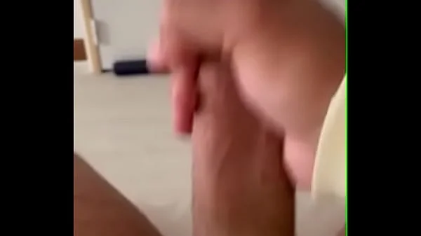 Belle éjaculation de ma grosse bite arabe circoncise pour bien commencer la journée devant les yeux de ma belle-mère / Nice cumshot from my big circumcised Arab cock to start the day right in front of my mother-in-law's eyes