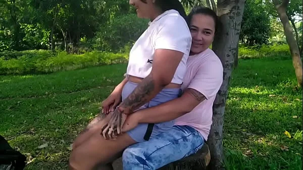 continuacion de, michell y paula salen al jardín público en Colombia y empiezan a tener sexo oral y a follar debajo de un árbol