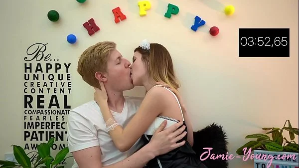 10 Minutes Make Out Challenge!! Jamie Young