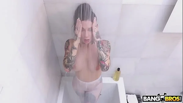 BANGBROS - Smalls Hands Goes Balls Deep In Joanna Angel's Anus