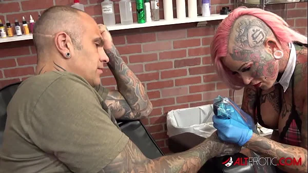 Big titty Evilyn Ink tattoos Sascha then gets fucked