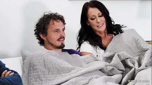 Busty Stepmom Reagan Foxx has quick sex with Stepson