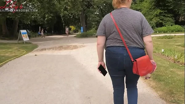 saggy tits no bra in public