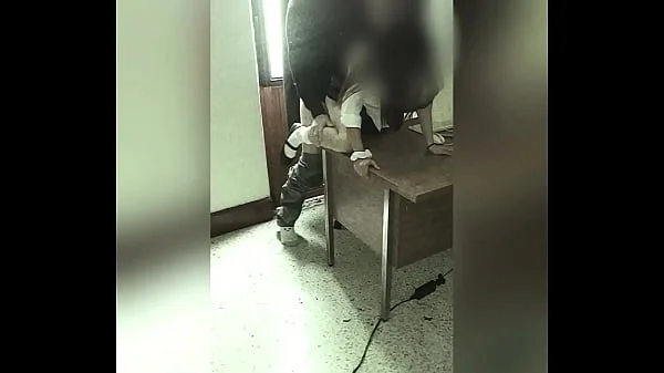 CÁMARA Graba a MAESTRO Y ALUMNA en la Oficina del Colegio! Colegiala Mexicana se DEJA FOLLAR por el PROFE por una MEJOR CALIFICACIÓN! Video Amateur Real! (Segunda Parte)