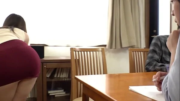 https://bit.ly/3Ahpv6F　むちむちの太ももに僕のチ○コを挟んでコスって誘惑してくる親友の美人姉に、ガマン汁を垂れ流すほど興奮してしまい…　以前から可愛いなと思っていた友人のお姉さんは実は超が付くほどのドスケベでした…【パート1】