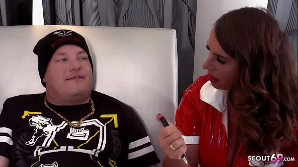 DEUTSCHE MILF KRANKENSCHWESTER SUSI VON JUNGSPUND AO GEFICKT