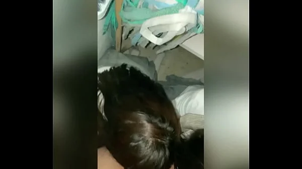 DOS Lindas Estudiantes Mexicanas Compartiendo Verga CHUPÁNDOLA al Mismo Tiempo en el Cuarto del Conserje! Dos Alumnas Calientes en la ESCUELA y un PENE para las Dos! Sexo Casero Amateur! (Segunda Parte)