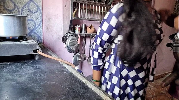 देशी भाभी को देवर ने किचन मे लेकर चोदा
