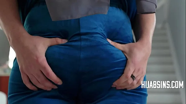 Big Ass Teen In Hijab Learns New Ways