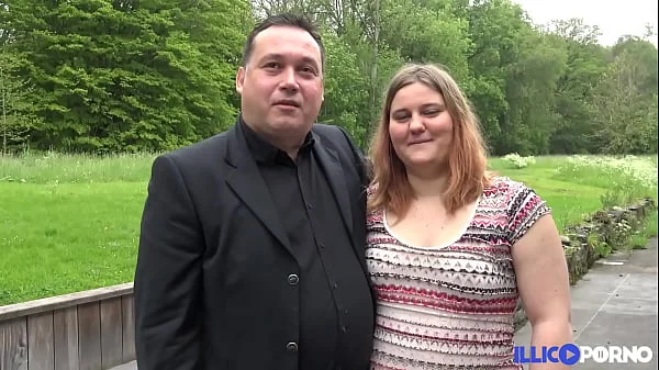 Manon veut que son mari et un inconnu lui baise bien le cul
